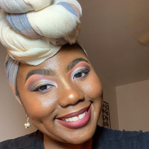 Meet your Posher, Sharlese